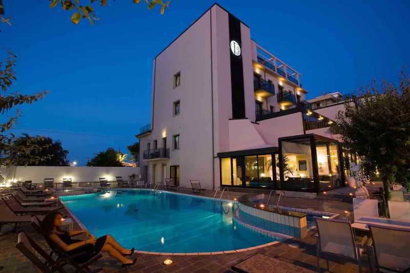 费雷蒂海滩4*Rimini